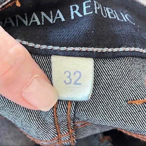 Banana Republic Curvy Bootcut Jeans in Dark Wash, Size 32 - Picture 6 of 13